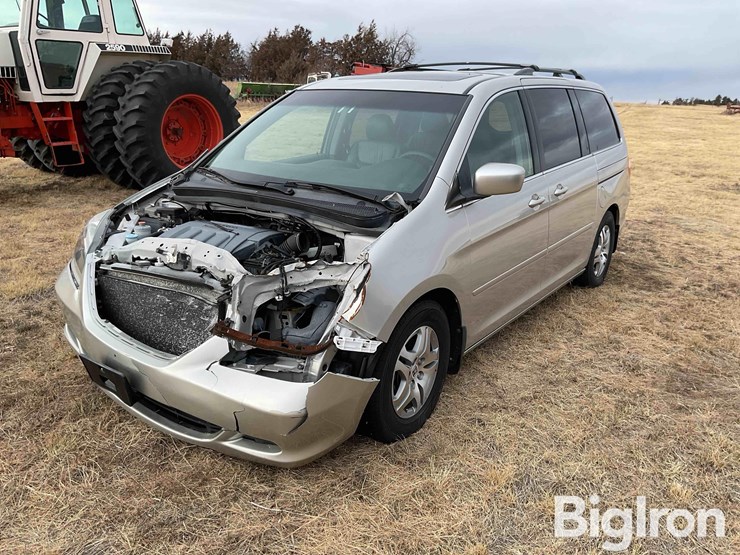 2005-honda-odyssey-image-1