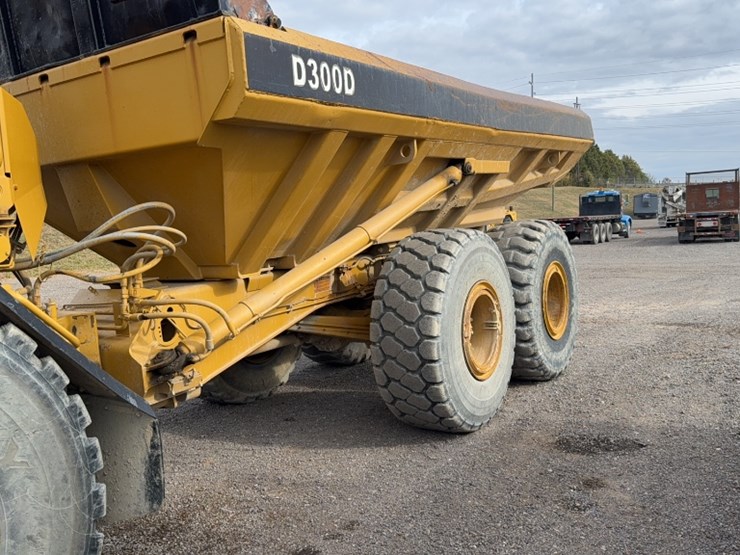 1995-caterpillar-d300d-image-13