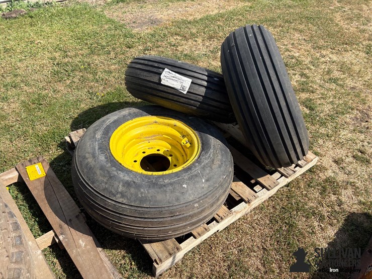 john-deere-rims-w/-tires-image-5