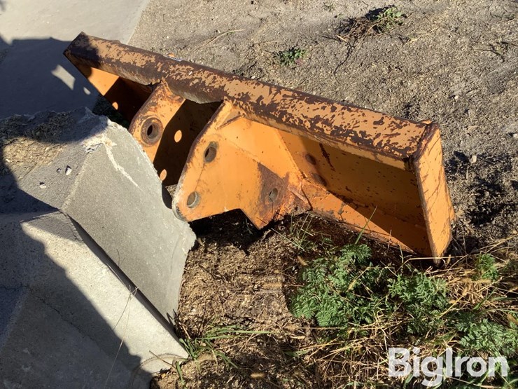 universal-skid-steer-to-mini-excavator-mount-adapter-image-5