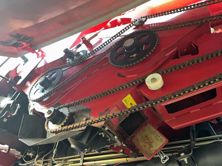 2018-case-ih-8240-image-61