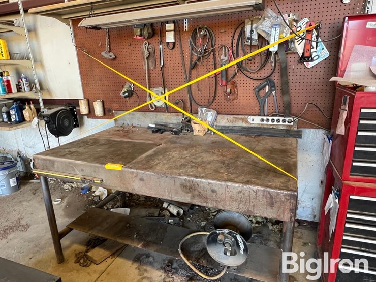 steel-workbench-&-supplies-image-1