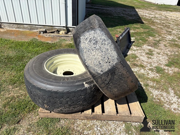 unverferth-8x8-rim-w/-425/65r22.5-tire-&-spare-image-3