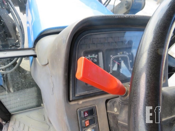 new-holland-tm150-image-24