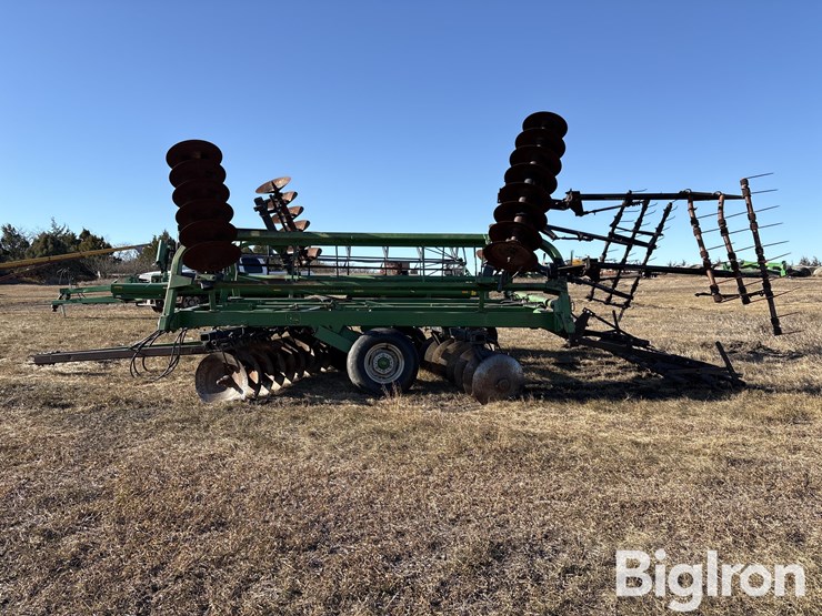 john-deere-230-image-8