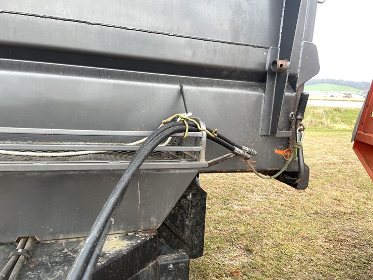 heil-trailer-image-6