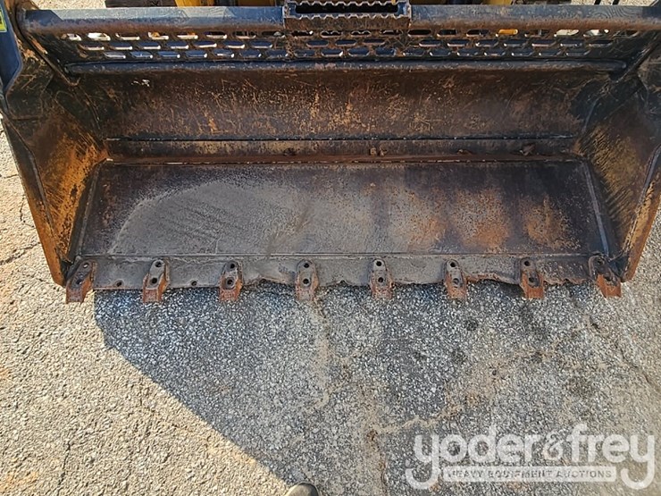 2023-caterpillar-259d3-image-11