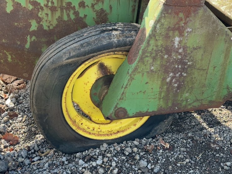 john-deere-8-image-3