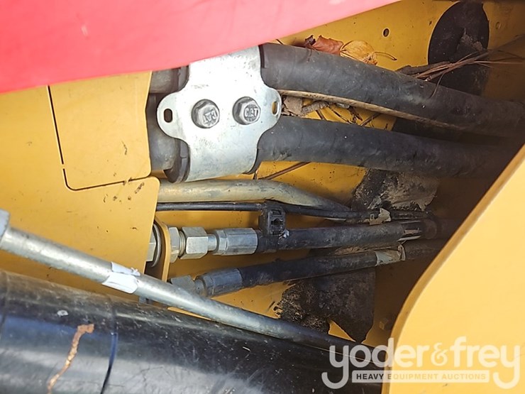 2023-caterpillar-299d3-xe-image-19