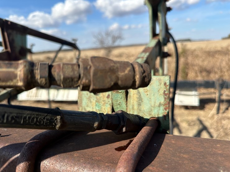 john-deere-845-image-34