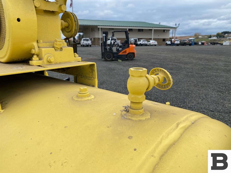 ..-vintage-compressor-trailer-image-19