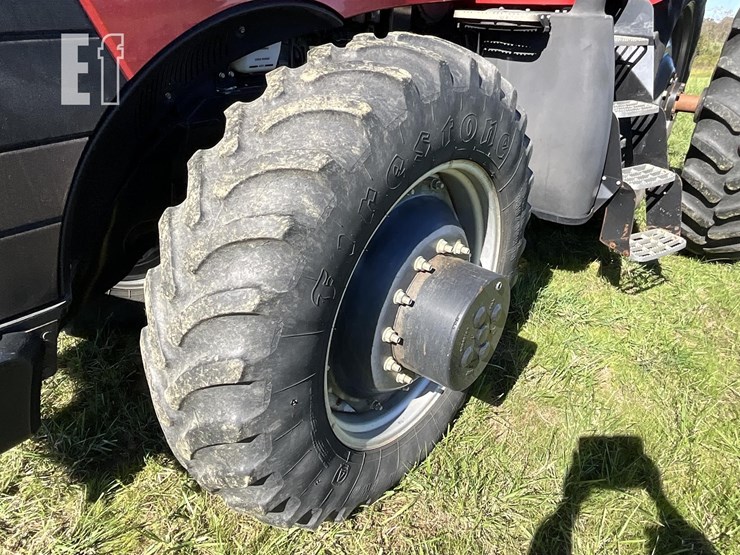 2010-case-ih-magnum-245-image-12