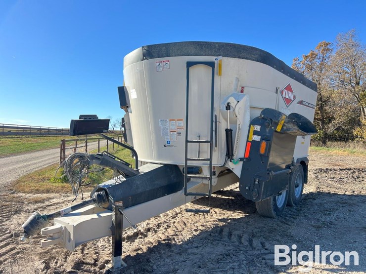 kuhn-knight-vertical-maxx-vtc280-tmr-mixer-wagon-image-1