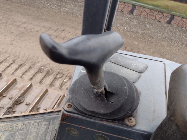 deere-650j-lt-image-8