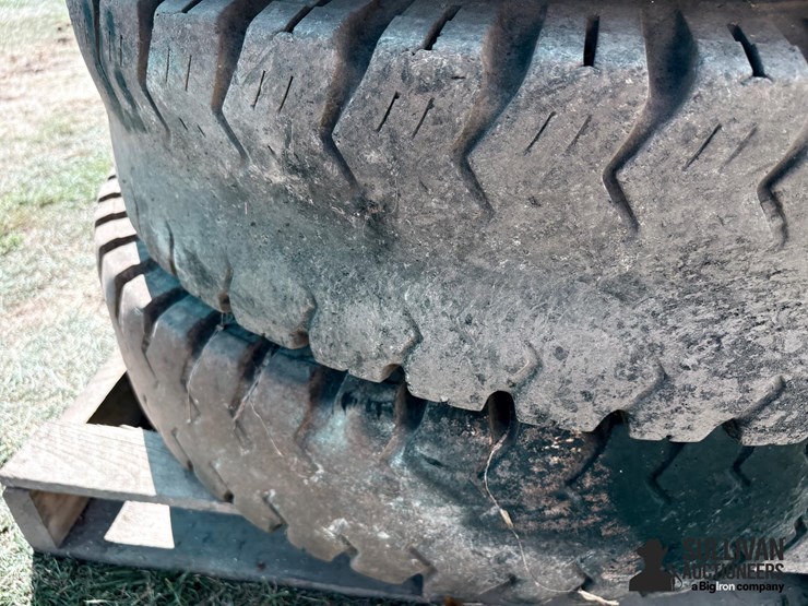 10.00-20-tires-image-6