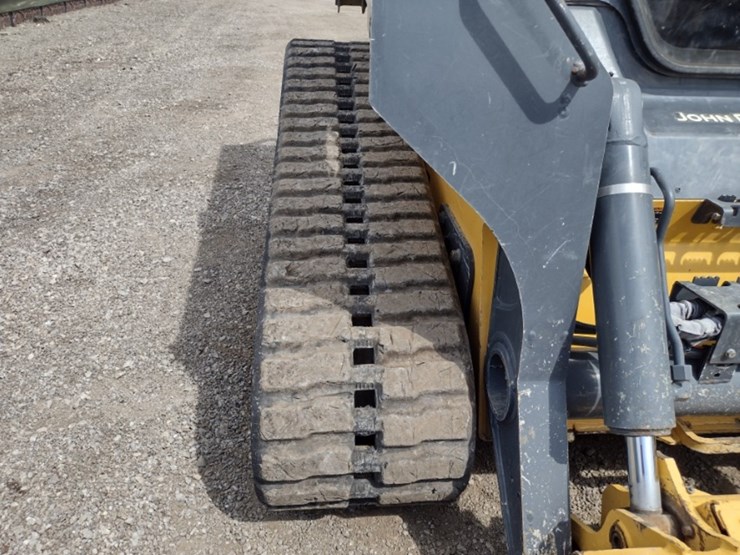 23-deere-331g-image-34