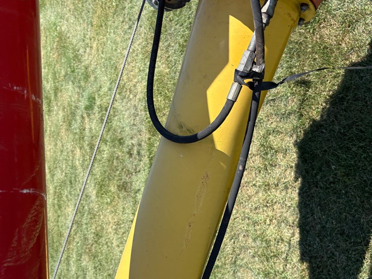 westfield-mk80-61-8"x61'-swing-away-auger-image-14