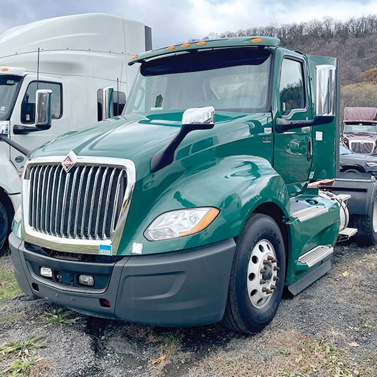 2018 INTERNATIONAL LT