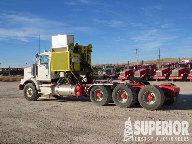 (x)-(5-64)-2013-western-star-w4900-3-axle-wet-kit...-image-3