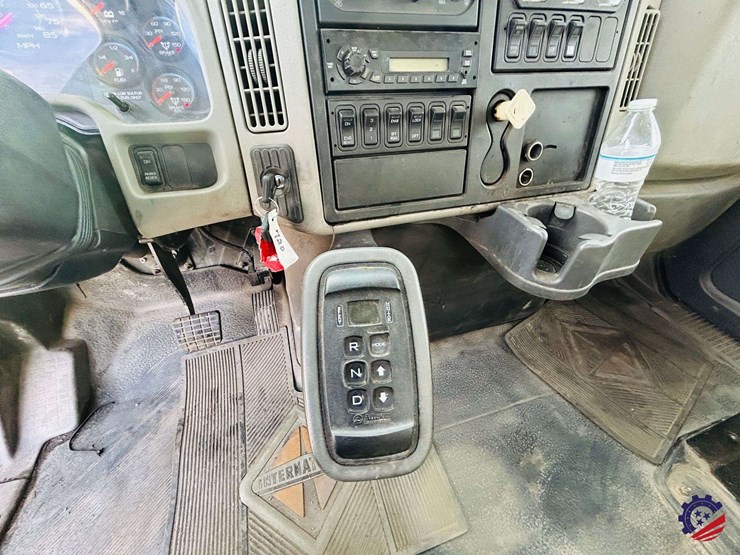 2013-international-durastar-4400-image-77