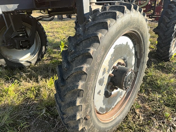 case-ih-3185-patriot-sprayer-image-93