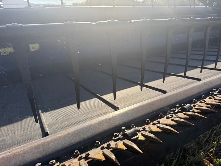 2014-macdon-40-foot-flex-draper-head----header-cart-not-included-image-52