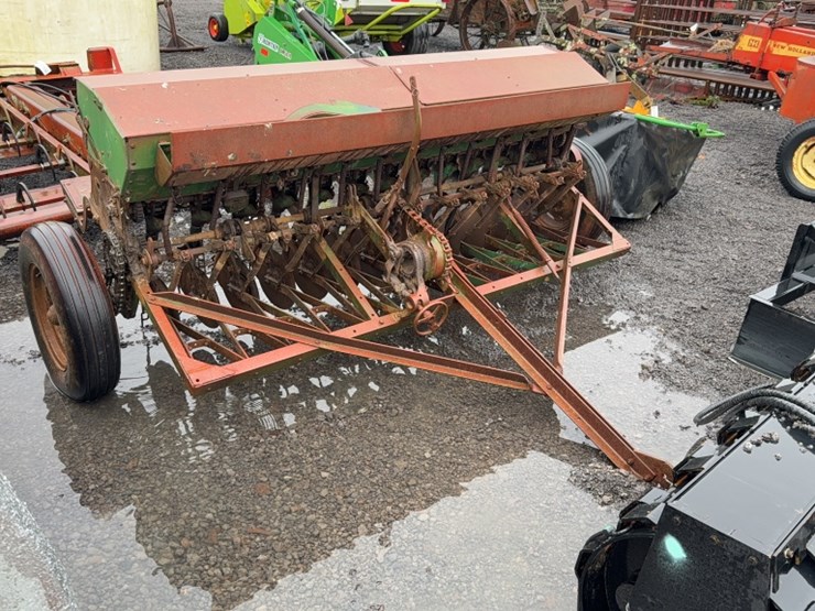 john-deere-8-image-1