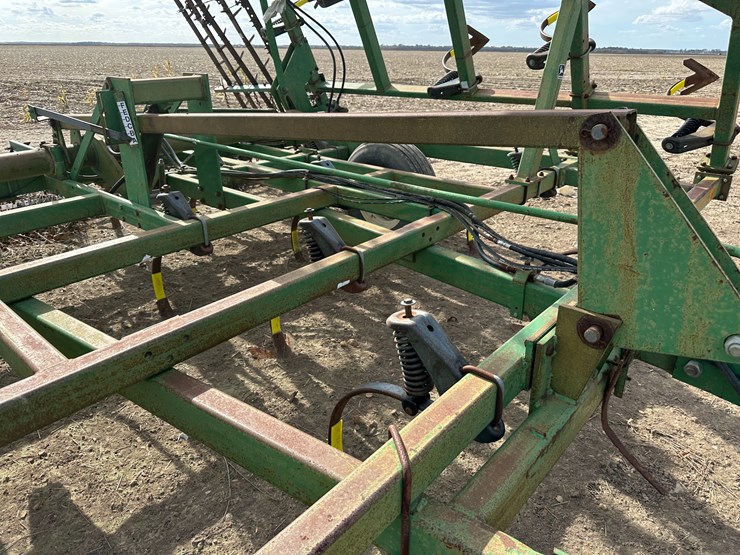 john-deere-38-image-40