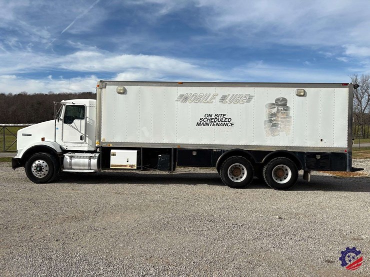 2009-kenworth-t800-image-2