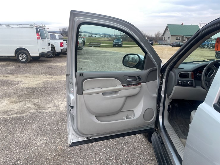 2010-gmc-yukon-image-22