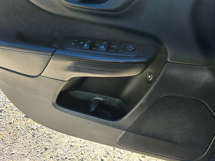 2016-jeep-cherokee-image-65