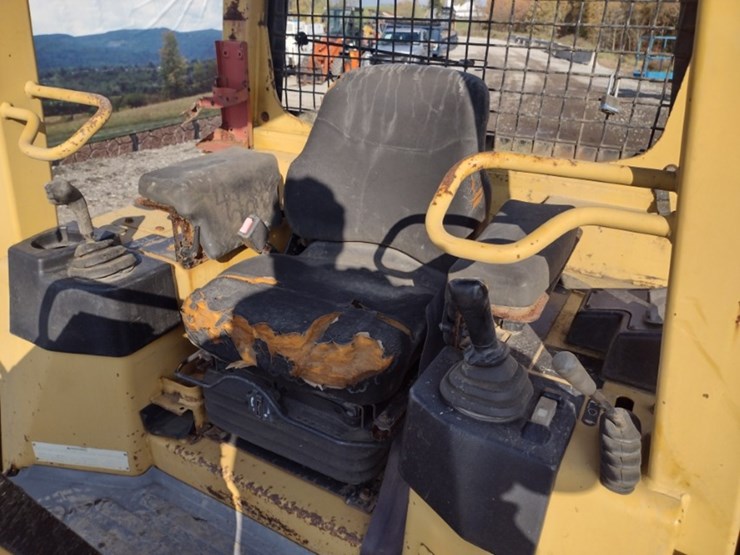 4-caterpillar-d5g-lgp-image-13