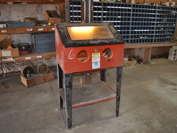northern-40lb-deluxe-cabinet-sand-blaster-image-1