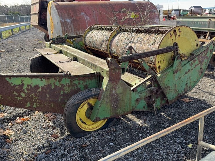 john-deere-8-image-2