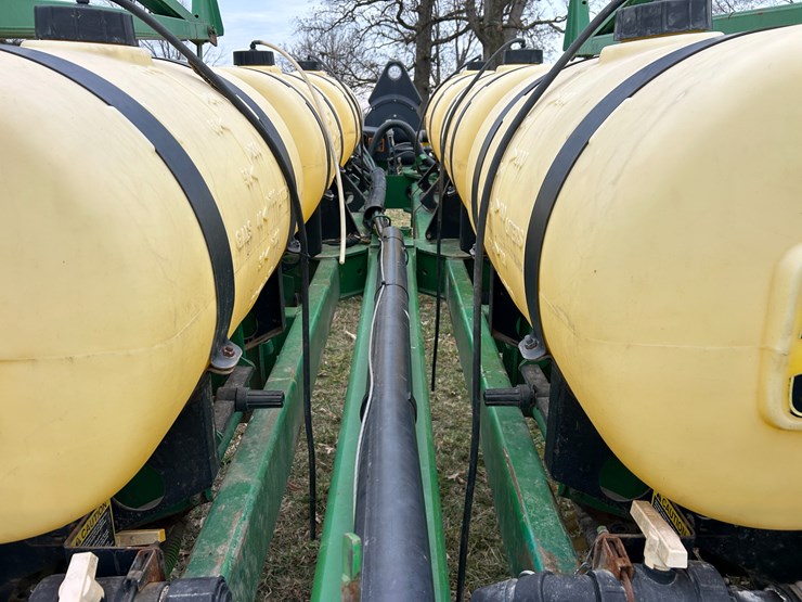 john-deere-7200-image-46