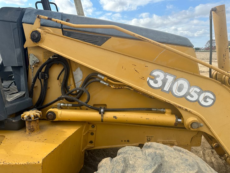 deere-310sg-image-51