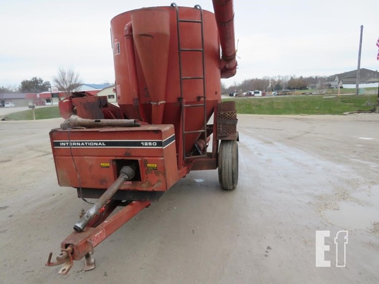 international-1250-image-9