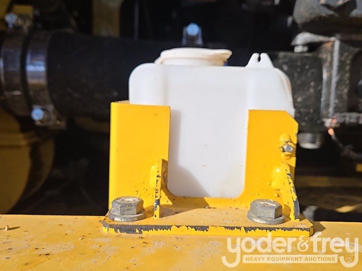 2022-komatsu-pc490-lc-11-image-94