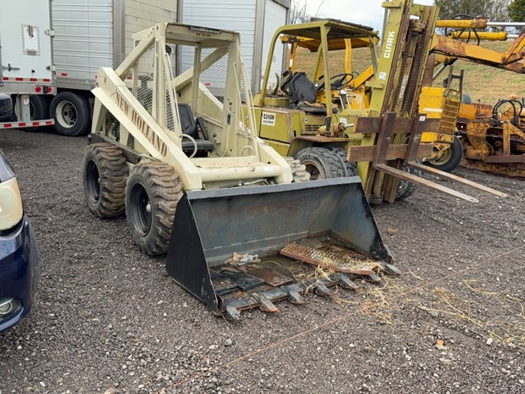 new-holland-l35-image-3