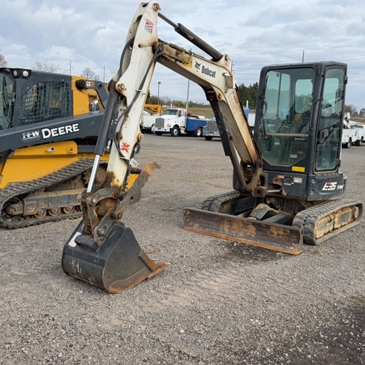 BOBCAT E35