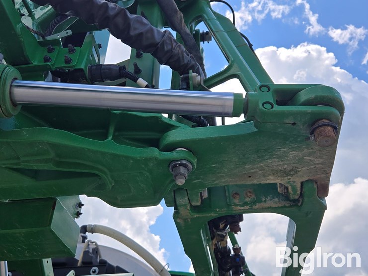 2023-john-deere-410r-image-13
