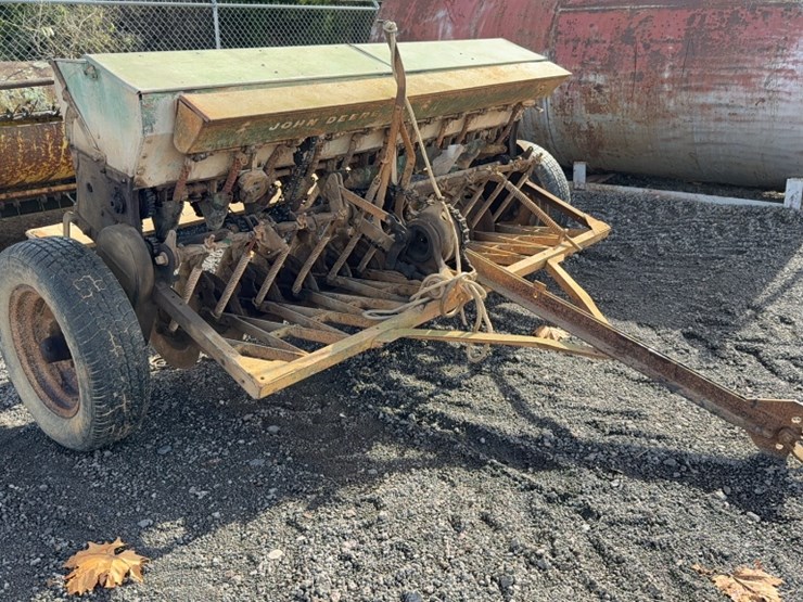 john-deere-7-image-1