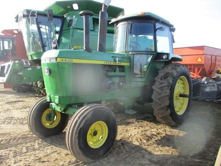 john-deere-4430-image-3