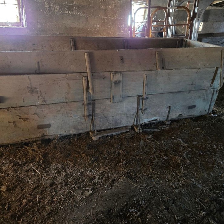 Wooden buck board wagon