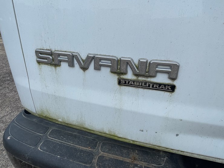 #1064-•-2012-gmc-savana-1-ton-van-(has-wi-title)-image-10