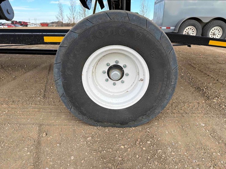 unverferth-aws-45-header-trailer-image-9