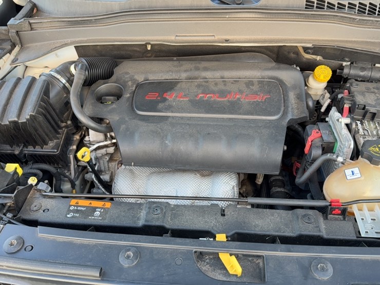 2016-jeep-renegade-image-21