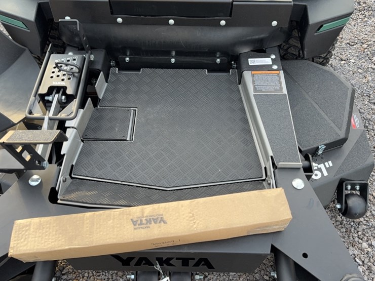 #3074-•-yakta-yxr-910-zero-turn-lawn-mower-image-5