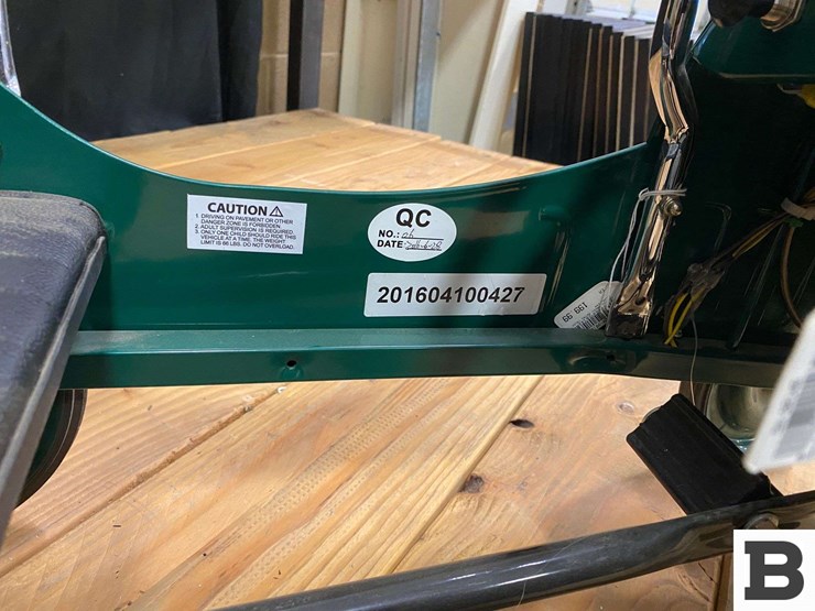 dexton-classic-toy-pedal-car-image-5