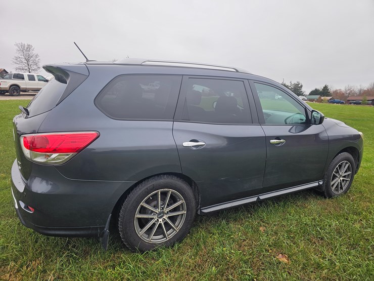 2013-nissan-pathfinder-image-13